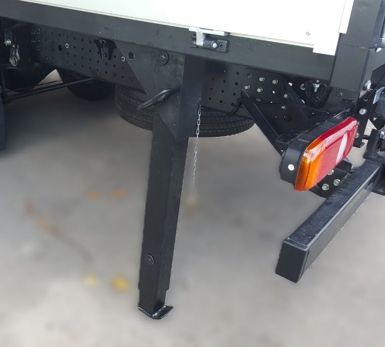 Support leg folded down at the rear of the body